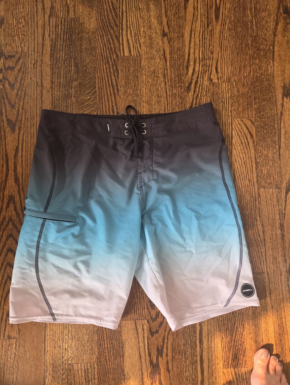 Mens O'Neill Blue to White Ombre Board Shorts Size 32.